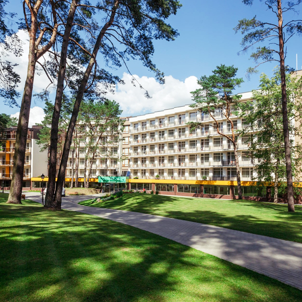 Egle sanatoriyası Birştonas — bina və şam meşəsi